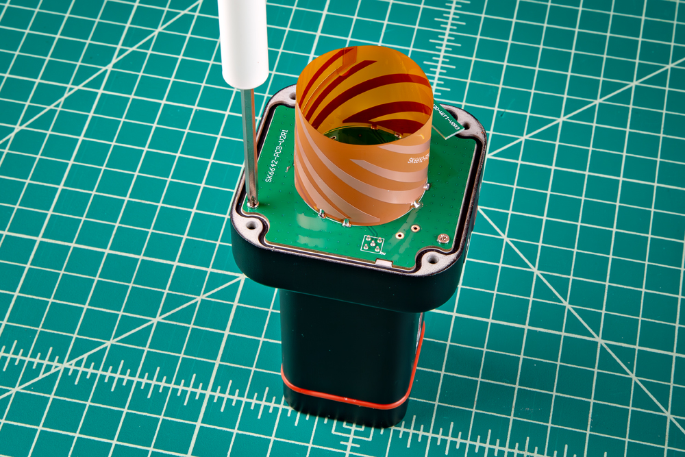 Antenna screws