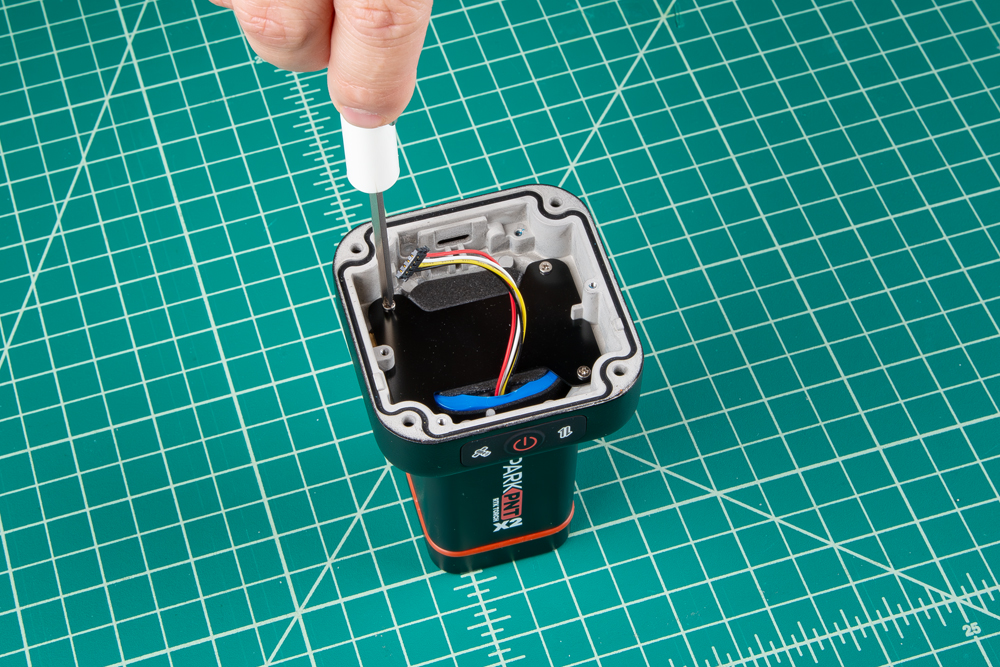 Battery screws